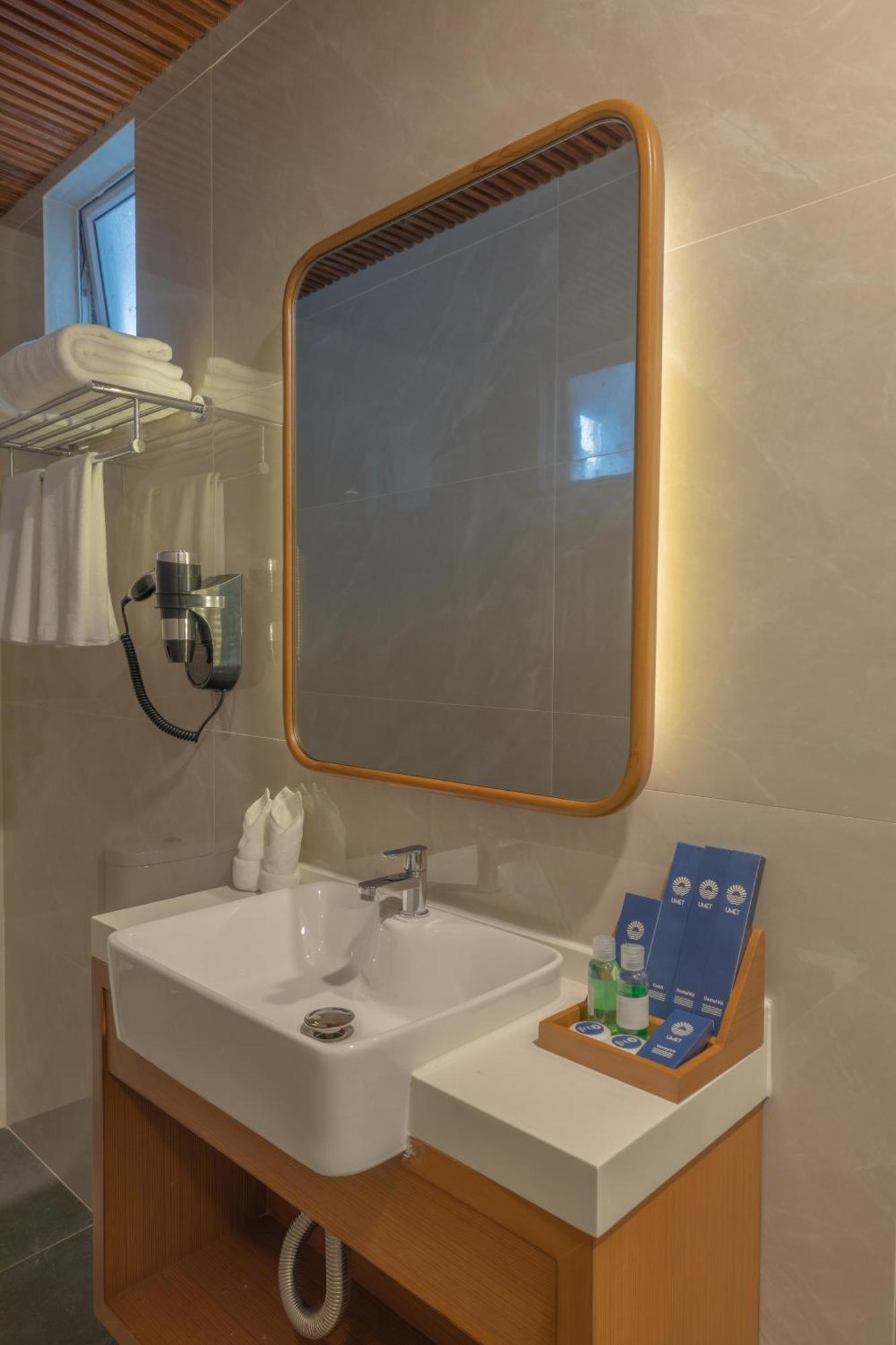 מאלה Umet Seaview Hotel With Free Airport Pick Up And Drop T&C Apply מראה חיצוני תמונה